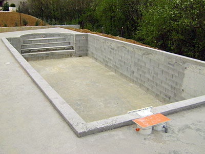 Création piscine béton à Montberon