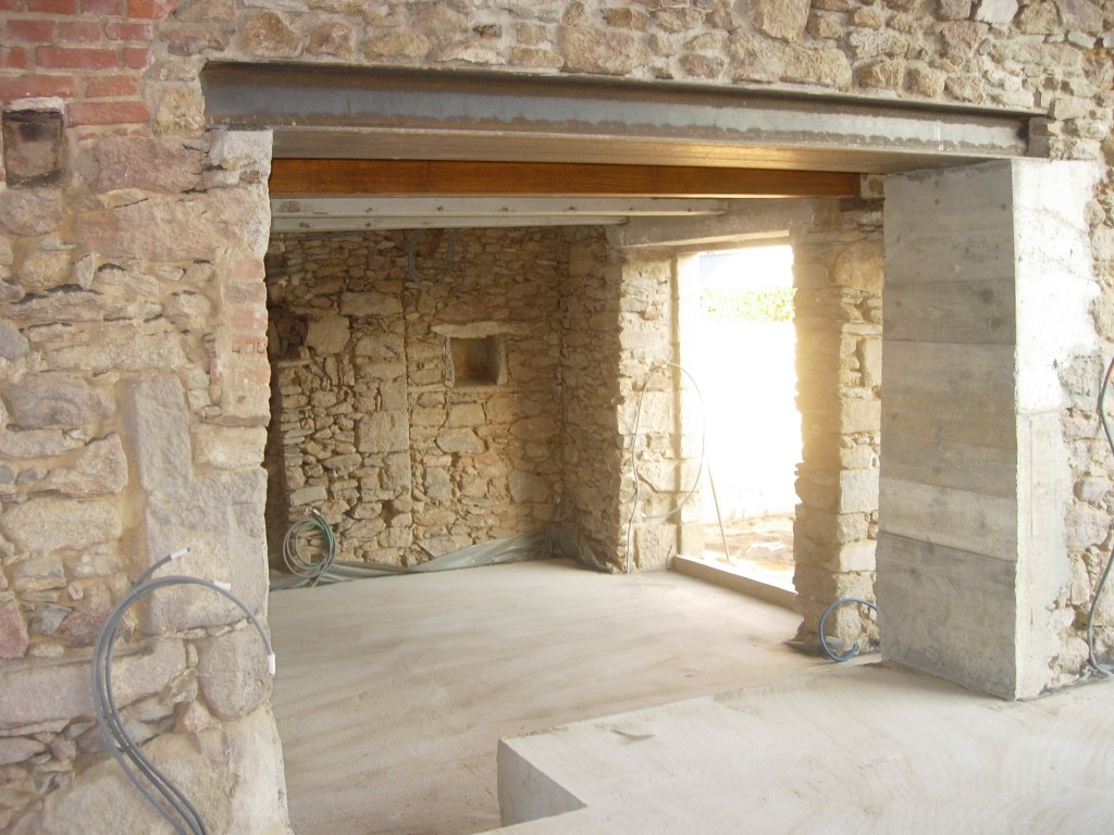 Ouverture de mur en pierre, en béton à Nailloux